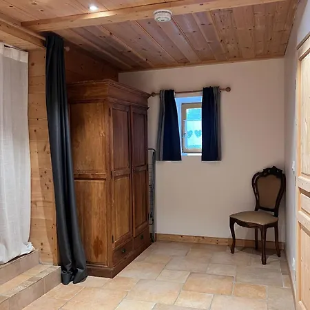 Caro, Source, 5p, 65 M2