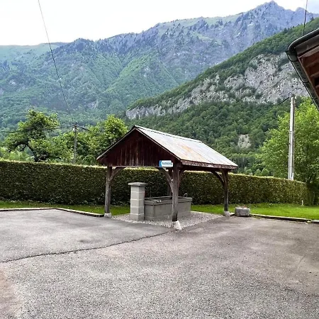 Caro, Source, 5p, 65 M2 *